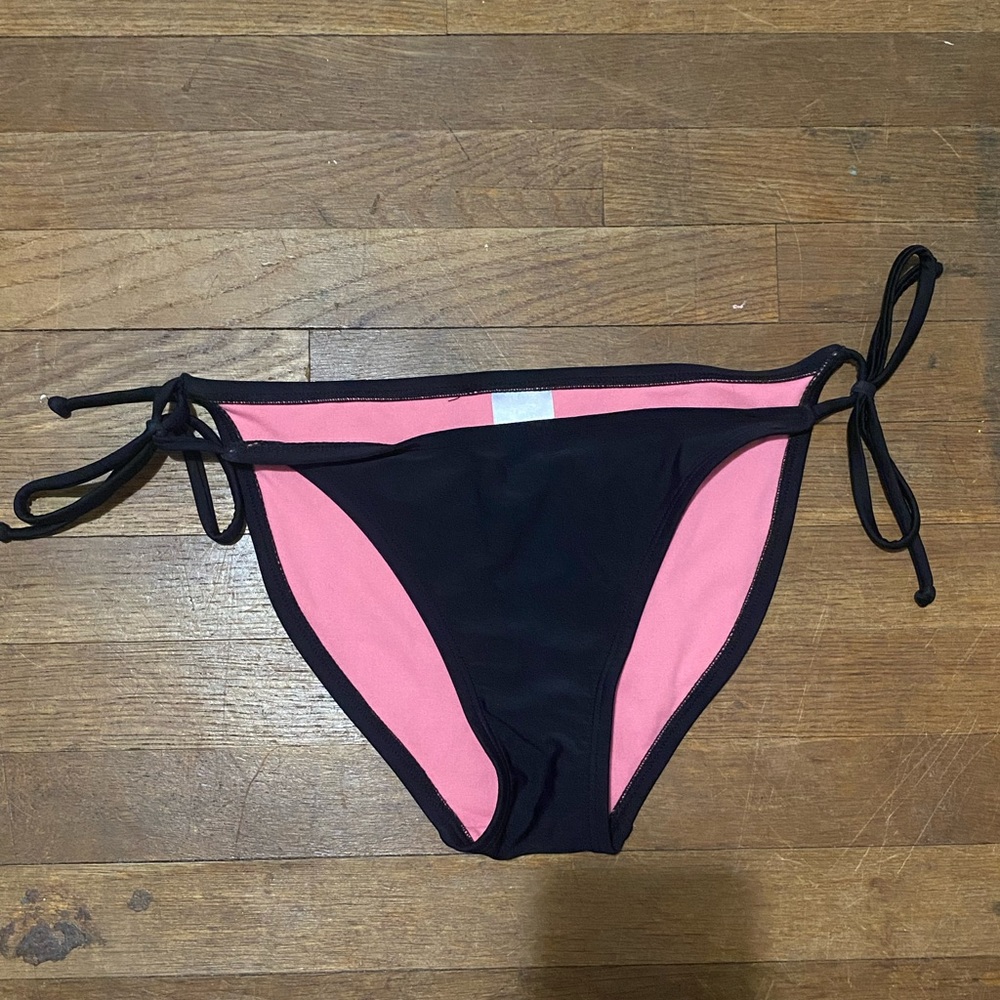 Black bikini bottoms